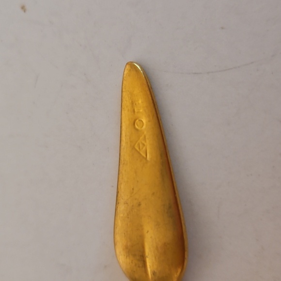 Museum Reprodution Gold-Toned Women Pendant - Picture 6 of 6